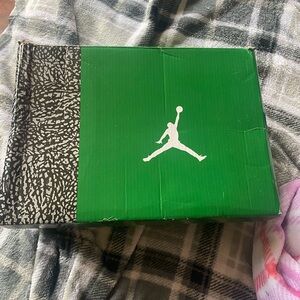 Jordan Sneakers Box - Green and Black